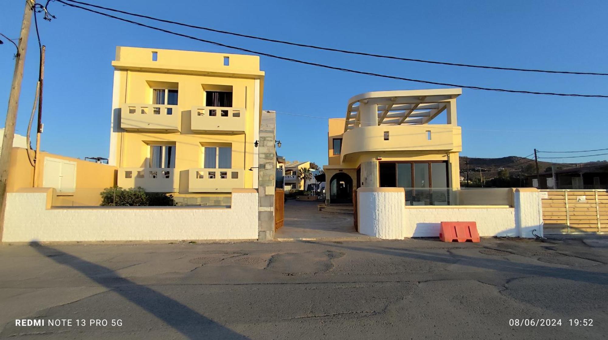 Niros Beachfront Aparthotel Kokkini Hani Exterior foto