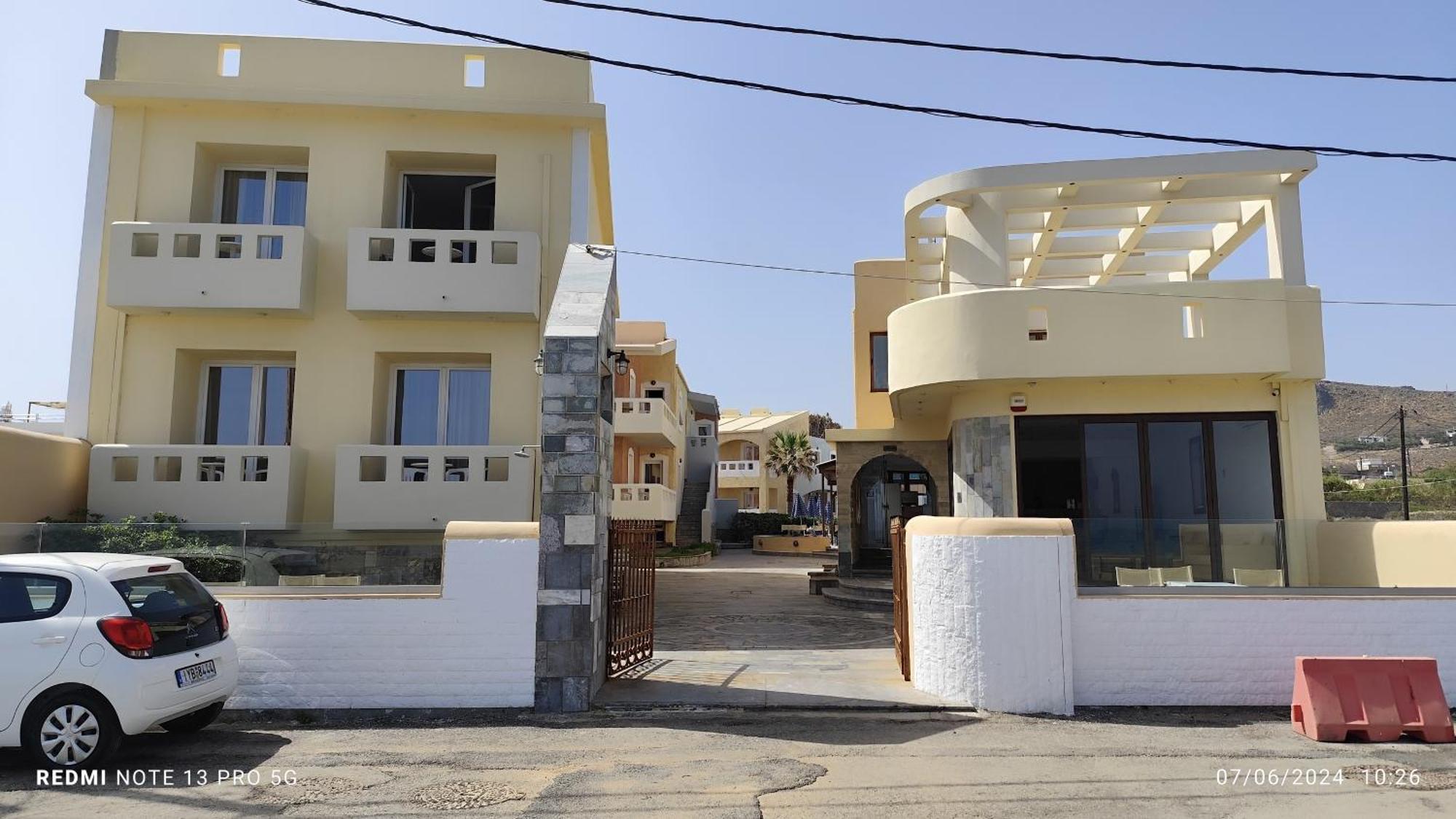 Niros Beachfront Aparthotel Kokkini Hani Exterior foto