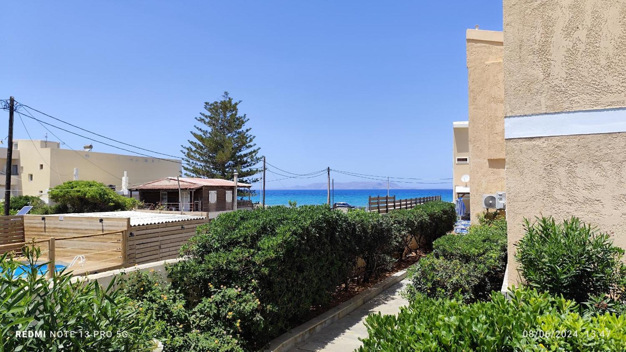 Niros Beachfront Aparthotel Kokkini Hani Exterior foto